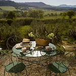 Bed & Breakfast Le Jas De Peguier 4*