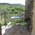Le Jas De Peguier Bed & Breakfast 4*