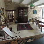 Le Jas De Peguier Bed & Breakfast