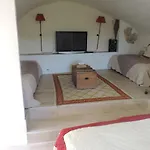 Le Jas De Peguier Bed & Breakfast