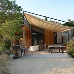 Bed & Breakfast Le Jas De Peguier 4*