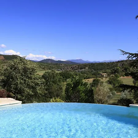 Le Jas De Péguier Bed & Breakfast