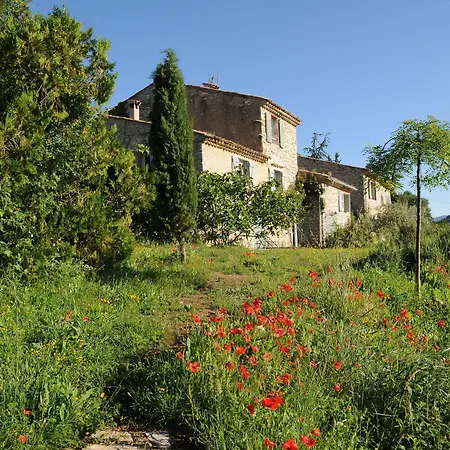 Le Jas De Peguier 4*
