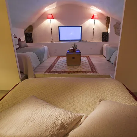 Le Jas De Péguier 4*