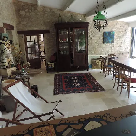 Le Jas De Peguier Bed and Breakfast