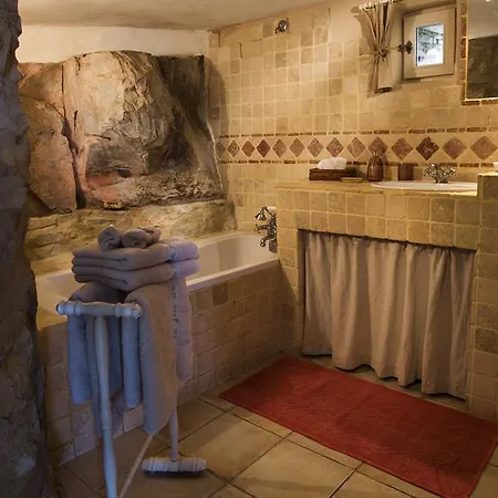 Le Jas De Peguier Bed and Breakfast