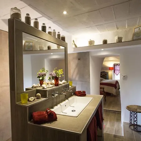 Le Jas De Peguier Bed and Breakfast