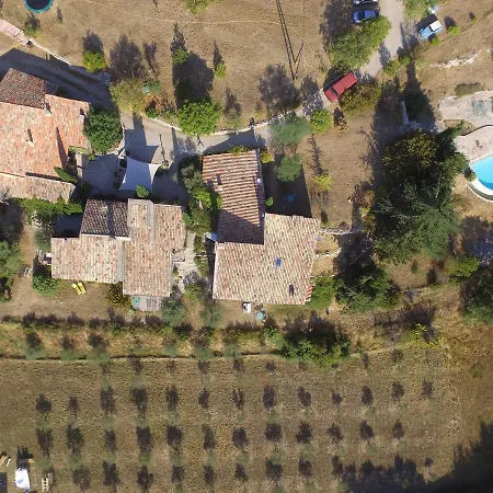 Le Jas De Peguier Bed and Breakfast 3*