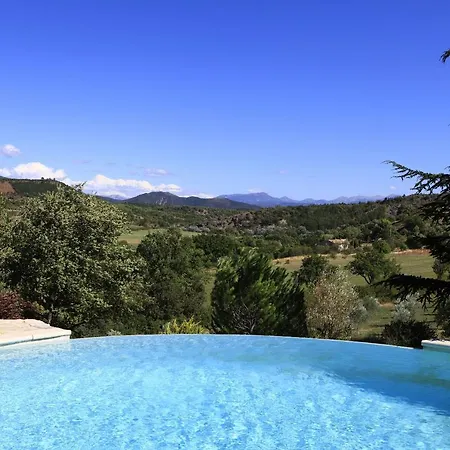 Le Jas De Peguier Bed and Breakfast
