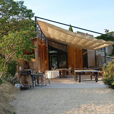 Couette-café Le Jas De Péguier 4*