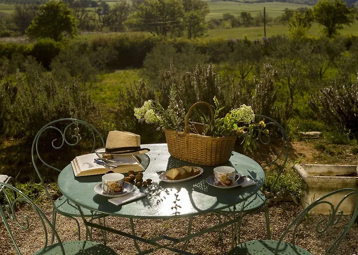Couette-café Le Jas De Péguier 4*