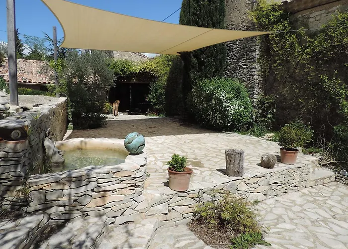 Couette-café Le Jas De Péguier 4*