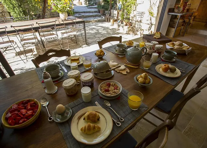 Le Jas De Péguier 4*